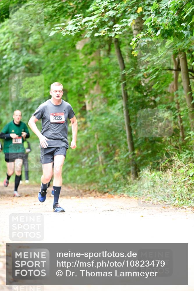 11.10.2026 - Bramfelder Halbmarathon 2026 Dr. Thomas Lammeyer http://msf.ph/oto/10823479 11.10.2026 10:38:38 Laufen 321, 328 meine-sportfotos.de