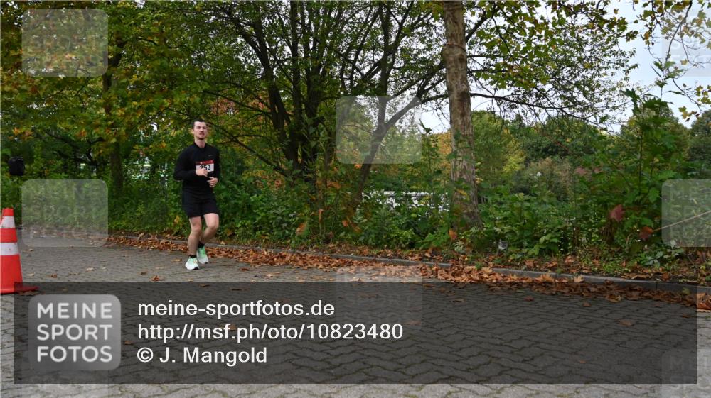 11.10.2026 - Bramfelder Halbmarathon 2026 J. Mangold http://msf.ph/oto/10823480 11.10.2026 10:33:00 Laufen 253 meine-sportfotos.de