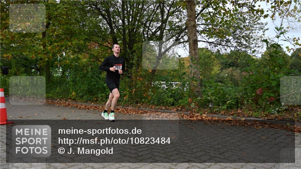 11.10.2026 - Bramfelder Halbmarathon 2026 J. Mangold http://msf.ph/oto/10823484 11.10.2026 10:33:01 Laufen 253 meine-sportfotos.de