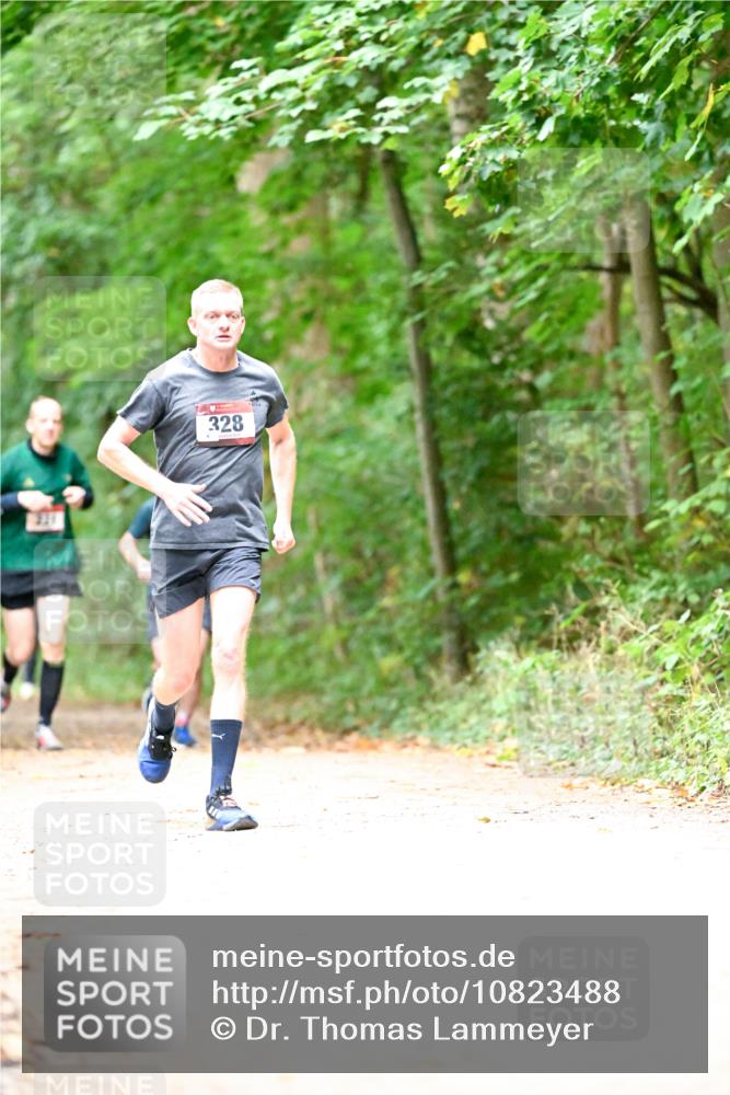 11.10.2026 - Bramfelder Halbmarathon 2026 Dr. Thomas Lammeyer http://msf.ph/oto/10823488 11.10.2026 10:38:39 Laufen 331, 328 meine-sportfotos.de