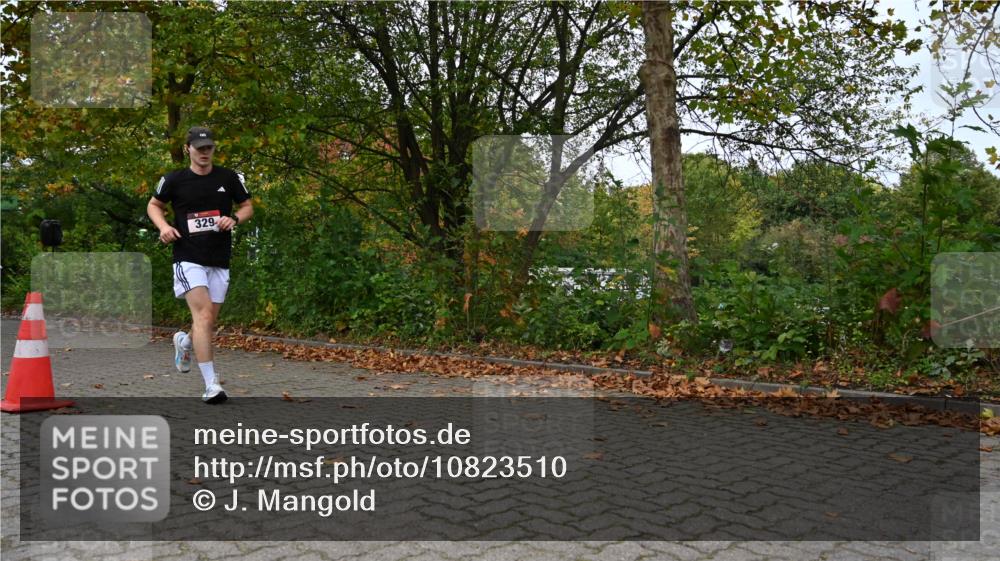 11.10.2026 - Bramfelder Halbmarathon 2026 J. Mangold http://msf.ph/oto/10823510 11.10.2026 10:33:08 Laufen 253, 300, 329, 463 meine-sportfotos.de