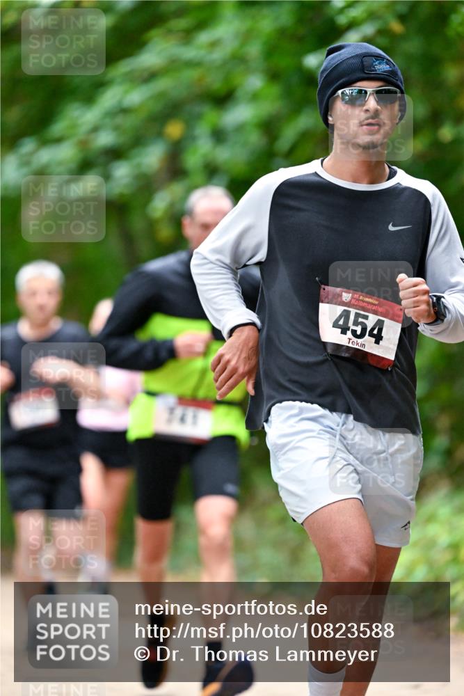 11.10.2026 - Bramfelder Halbmarathon 2026 Dr. Thomas Lammeyer http://msf.ph/oto/10823588 11.10.2026 10:38:47 Laufen 35, 454 meine-sportfotos.de