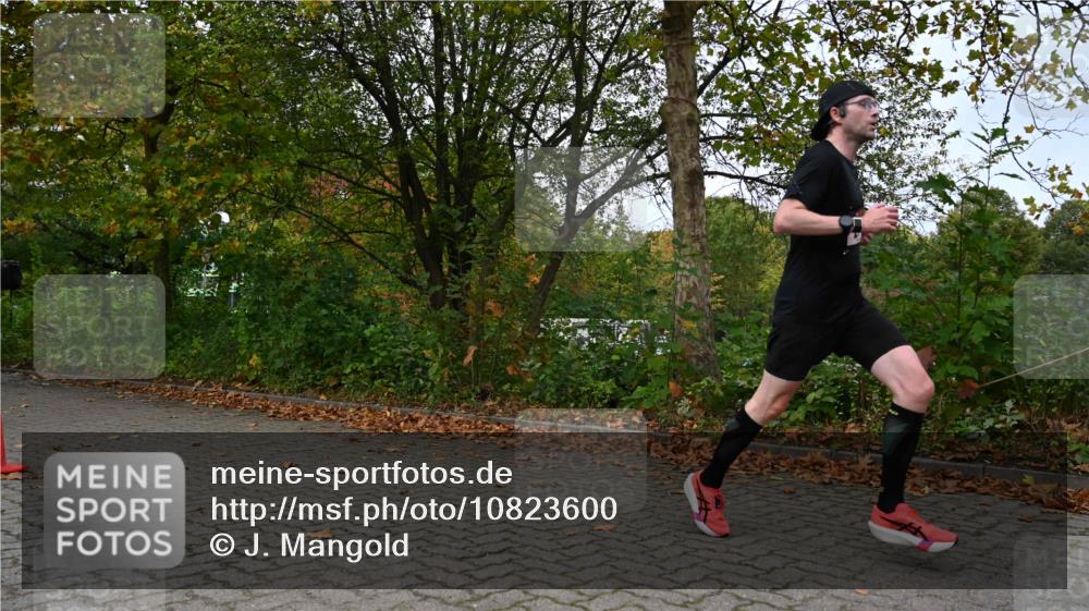 11.10.2026 - Bramfelder Halbmarathon 2026 J. Mangold http://msf.ph/oto/10823600 11.10.2026 10:33:25 Laufen 18, 82, 114, 214, 452, 479, 567, 605 meine-sportfotos.de