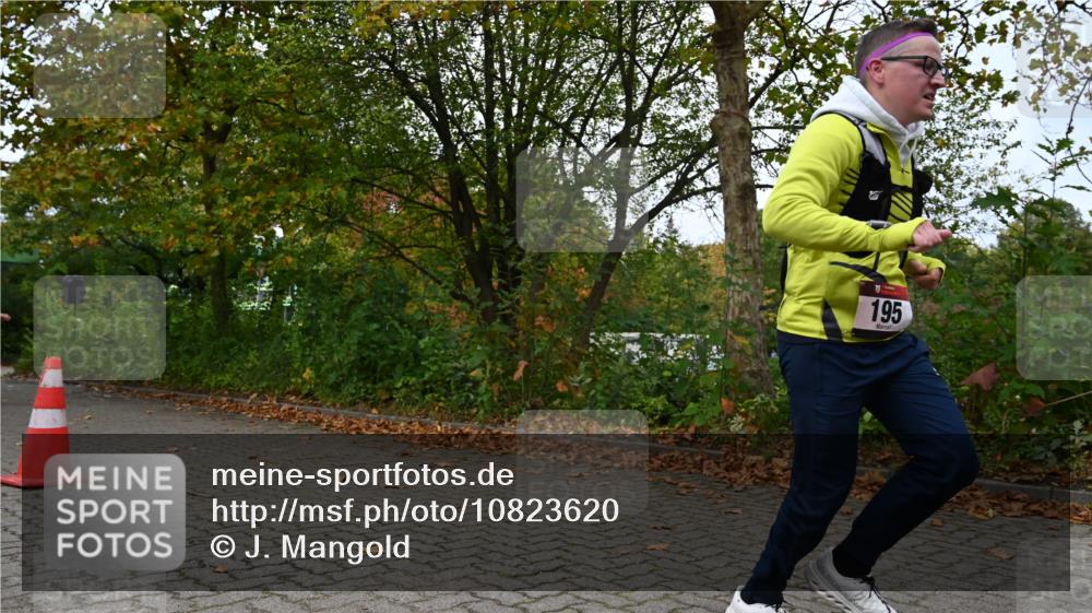 11.10.2026 - Bramfelder Halbmarathon 2026 J. Mangold http://msf.ph/oto/10823620 11.10.2026 10:33:33 Laufen 70, 82, 195 meine-sportfotos.de