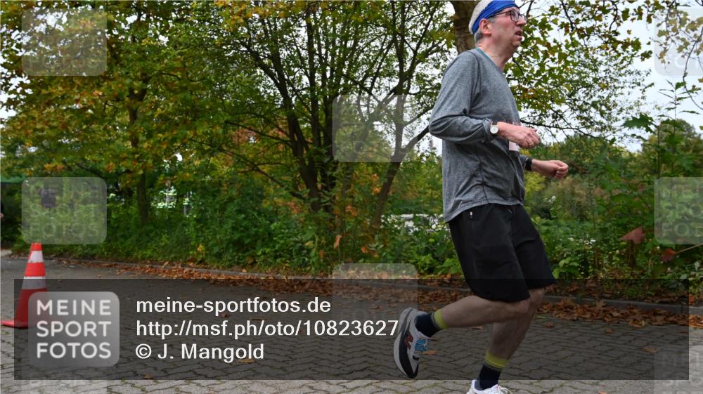 11.10.2026 - Bramfelder Halbmarathon 2026 J. Mangold http://msf.ph/oto/10823627 11.10.2026 10:33:37 Laufen 65, 70, 195 meine-sportfotos.de