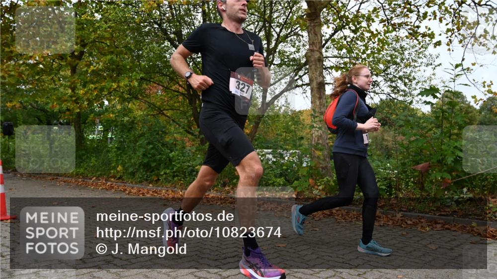 11.10.2026 - Bramfelder Halbmarathon 2026 J. Mangold http://msf.ph/oto/10823674 11.10.2026 10:34:14 Laufen 69, 100, 104, 327 meine-sportfotos.de