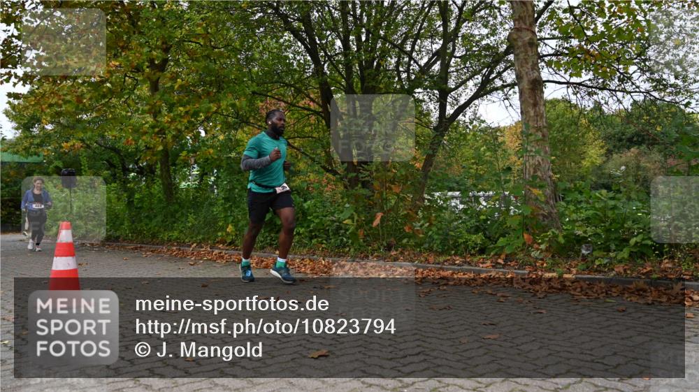 11.10.2026 - Bramfelder Halbmarathon 2026 J. Mangold http://msf.ph/oto/10823794 11.10.2026 10:35:22 Laufen 98, 489 meine-sportfotos.de