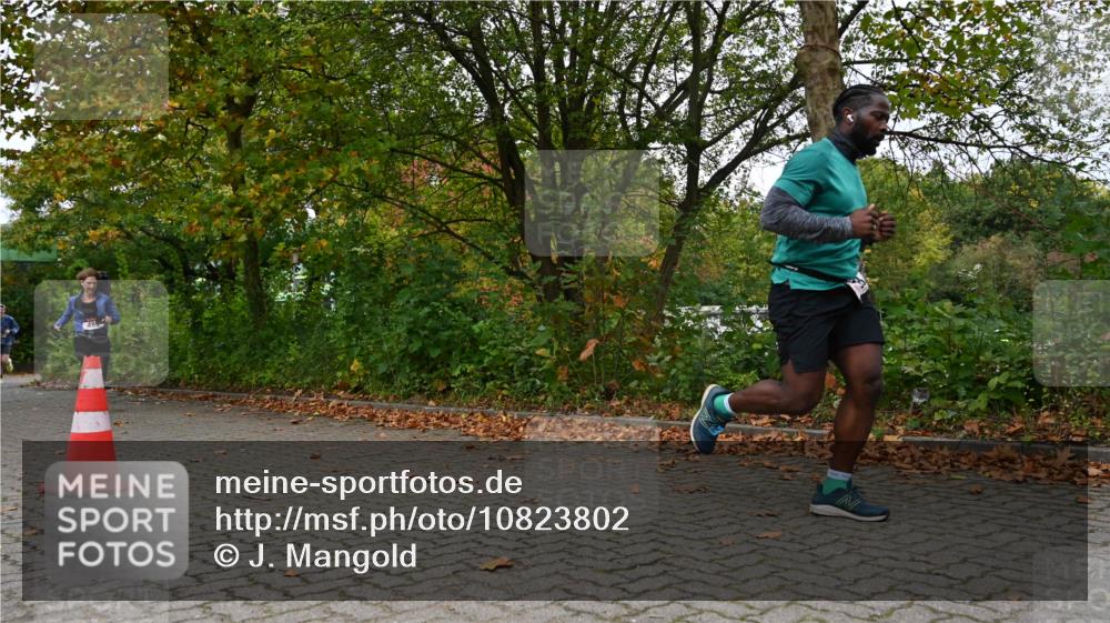 11.10.2026 - Bramfelder Halbmarathon 2026 J. Mangold http://msf.ph/oto/10823802 11.10.2026 10:35:23 Laufen 98, 489 meine-sportfotos.de