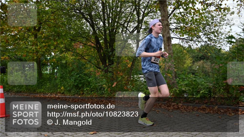 11.10.2026 - Bramfelder Halbmarathon 2026 J. Mangold http://msf.ph/oto/10823823 11.10.2026 10:35:28 Laufen 98, 232, 489 meine-sportfotos.de