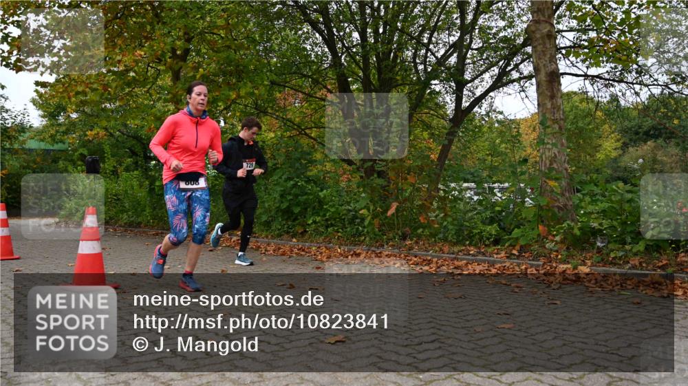 11.10.2026 - Bramfelder Halbmarathon 2026 J. Mangold http://msf.ph/oto/10823841 11.10.2026 10:35:55 Laufen 729, 808 meine-sportfotos.de