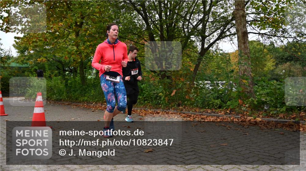 11.10.2026 - Bramfelder Halbmarathon 2026 J. Mangold http://msf.ph/oto/10823847 11.10.2026 10:35:55 Laufen 729, 808 meine-sportfotos.de