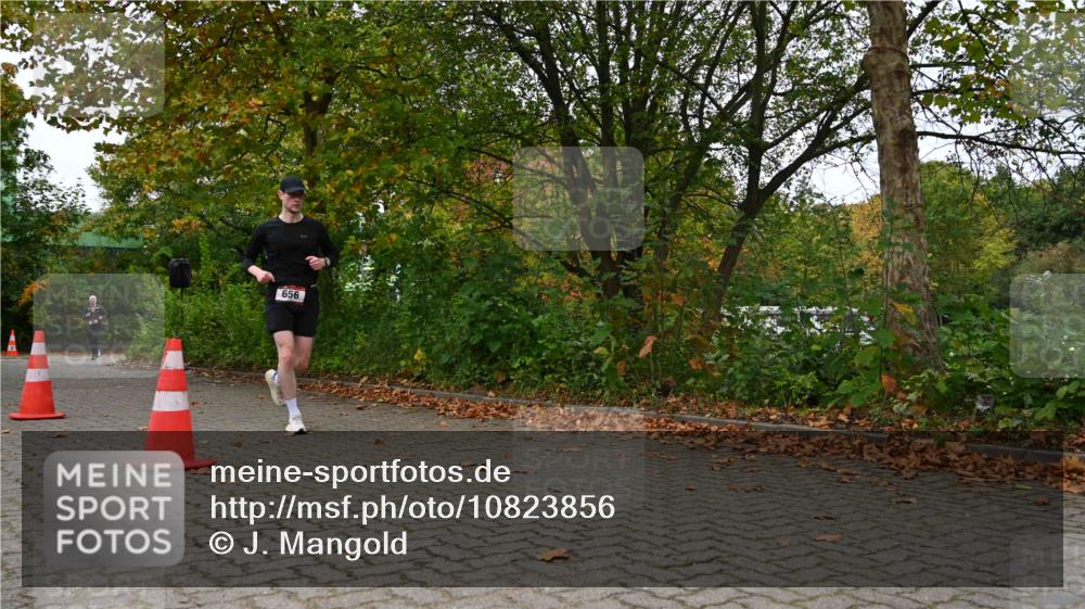 11.10.2026 - Bramfelder Halbmarathon 2026 J. Mangold http://msf.ph/oto/10823856 11.10.2026 10:36:05 Laufen 656 meine-sportfotos.de