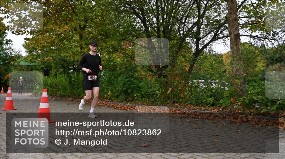 11.10.2026 - Bramfelder Halbmarathon 2026 J. Mangold http://msf.ph/oto/10823862 11.10.2026 10:36:06 Laufen 656 meine-sportfotos.de