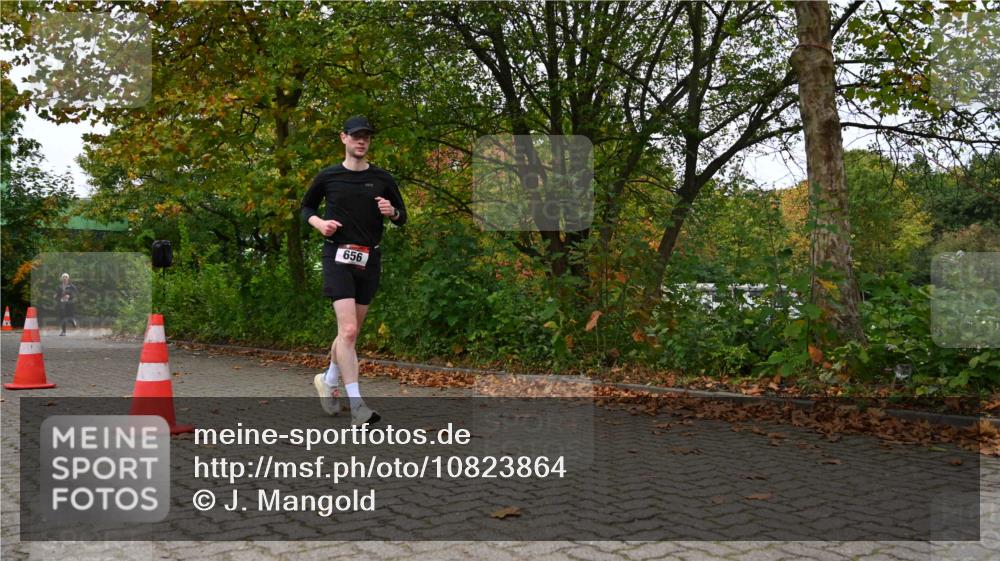 11.10.2026 - Bramfelder Halbmarathon 2026 J. Mangold http://msf.ph/oto/10823864 11.10.2026 10:36:06 Laufen 656 meine-sportfotos.de