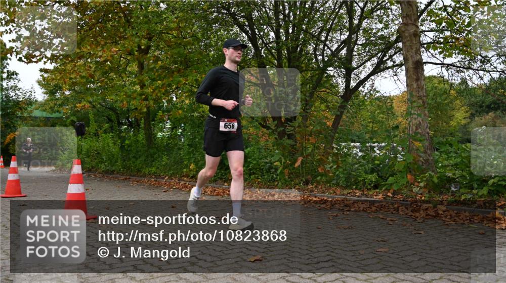 11.10.2026 - Bramfelder Halbmarathon 2026 J. Mangold http://msf.ph/oto/10823868 11.10.2026 10:36:06 Laufen 656 meine-sportfotos.de