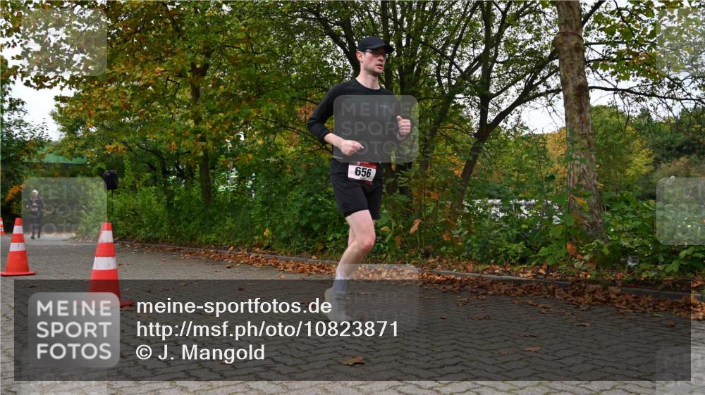 11.10.2026 - Bramfelder Halbmarathon 2026 J. Mangold http://msf.ph/oto/10823871 11.10.2026 10:36:07 Laufen 656 meine-sportfotos.de