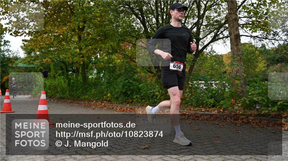 11.10.2026 - Bramfelder Halbmarathon 2026 J. Mangold http://msf.ph/oto/10823874 11.10.2026 10:36:07 Laufen 656 meine-sportfotos.de