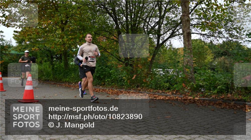 11.10.2026 - Bramfelder Halbmarathon 2026 J. Mangold http://msf.ph/oto/10823890 11.10.2026 10:36:36 Laufen 371, 392, 560 meine-sportfotos.de