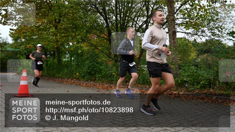 11.10.2026 - Bramfelder Halbmarathon 2026 J. Mangold http://msf.ph/oto/10823898 11.10.2026 10:36:37 Laufen 371, 392, 560 meine-sportfotos.de