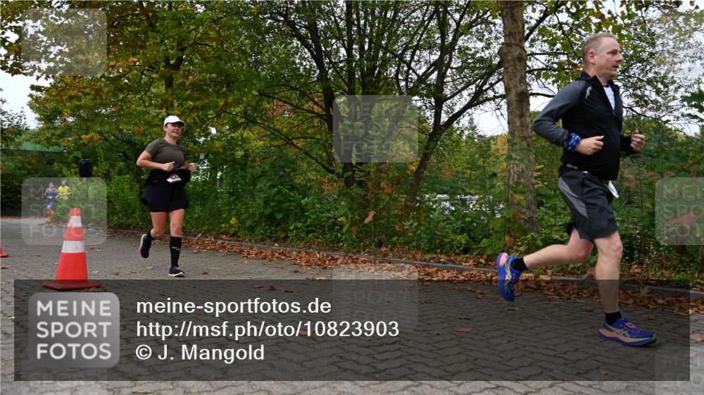 11.10.2026 - Bramfelder Halbmarathon 2026 J. Mangold http://msf.ph/oto/10823903 11.10.2026 10:36:37 Laufen 371, 392, 560 meine-sportfotos.de