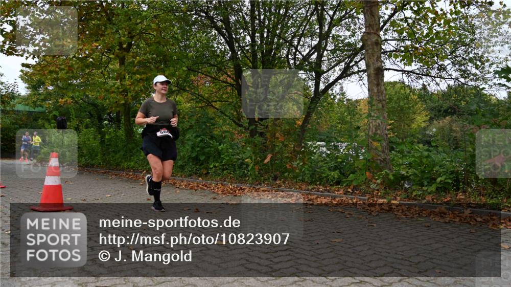 11.10.2026 - Bramfelder Halbmarathon 2026 J. Mangold http://msf.ph/oto/10823907 11.10.2026 10:36:38 Laufen 371, 392, 560 meine-sportfotos.de