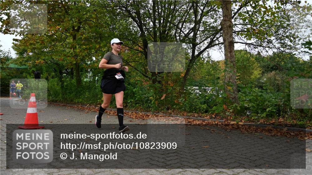 11.10.2026 - Bramfelder Halbmarathon 2026 J. Mangold http://msf.ph/oto/10823909 11.10.2026 10:36:38 Laufen 371, 392, 560 meine-sportfotos.de