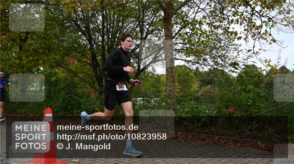 11.10.2026 - Bramfelder Halbmarathon 2026 J. Mangold http://msf.ph/oto/10823958 11.10.2026 10:37:36 Laufen 191, 363, 607 meine-sportfotos.de