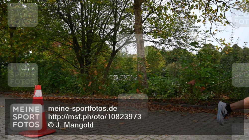 11.10.2026 - Bramfelder Halbmarathon 2026 J. Mangold http://msf.ph/oto/10823973 11.10.2026 10:37:38 Laufen 191, 278, 363, 607 meine-sportfotos.de