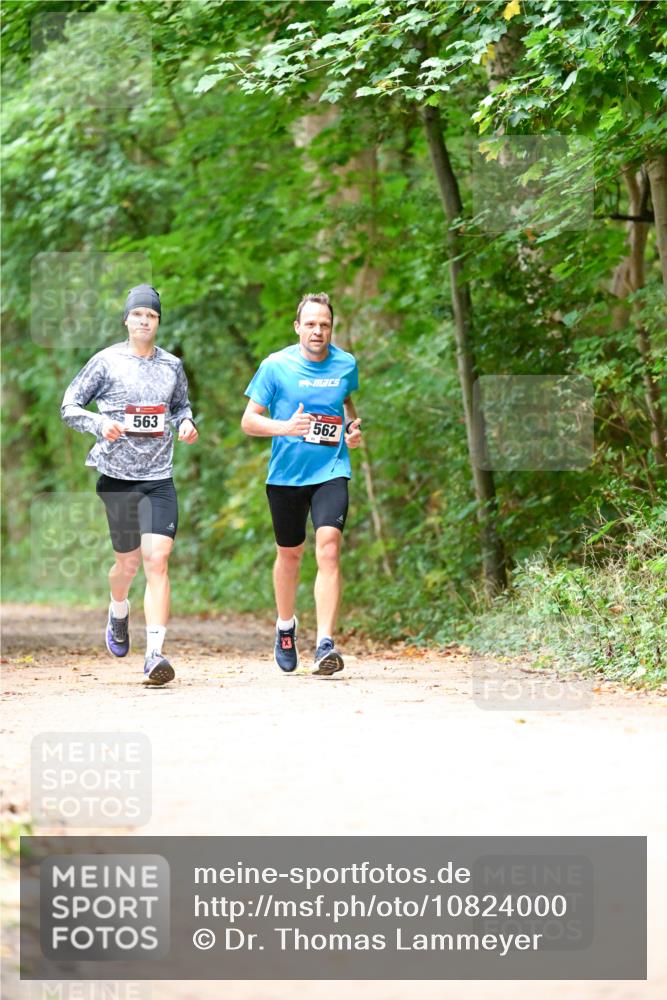 11.10.2026 - Bramfelder Halbmarathon 2026 Dr. Thomas Lammeyer http://msf.ph/oto/10824000 11.10.2026 10:40:04 Laufen 563, 562 meine-sportfotos.de