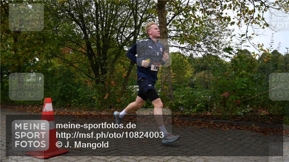 11.10.2026 - Bramfelder Halbmarathon 2026 J. Mangold http://msf.ph/oto/10824003 11.10.2026 10:38:24 Laufen 228, 799 meine-sportfotos.de