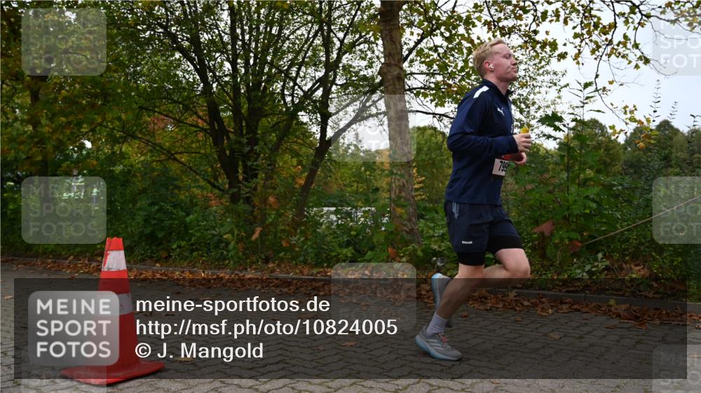 11.10.2026 - Bramfelder Halbmarathon 2026 J. Mangold http://msf.ph/oto/10824005 11.10.2026 10:38:24 Laufen 228, 799 meine-sportfotos.de