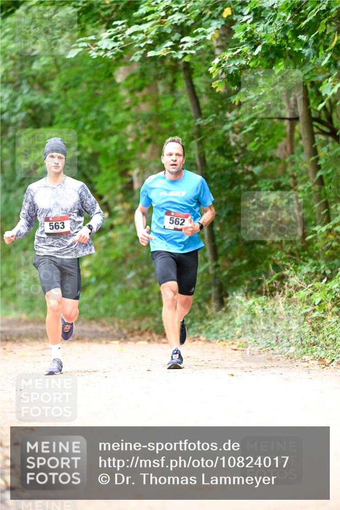 11.10.2026 - Bramfelder Halbmarathon 2026 Dr. Thomas Lammeyer http://msf.ph/oto/10824017 11.10.2026 10:40:05 Laufen 562, 563 meine-sportfotos.de