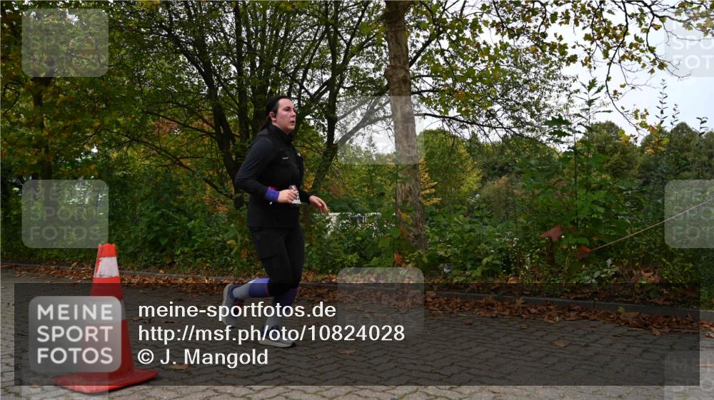 11.10.2026 - Bramfelder Halbmarathon 2026 J. Mangold http://msf.ph/oto/10824028 11.10.2026 10:38:59 Laufen 355, 455 meine-sportfotos.de
