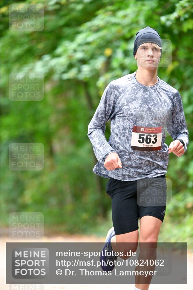 11.10.2026 - Bramfelder Halbmarathon 2026 Dr. Thomas Lammeyer http://msf.ph/oto/10824062 11.10.2026 10:40:08 Laufen 35, 563 meine-sportfotos.de