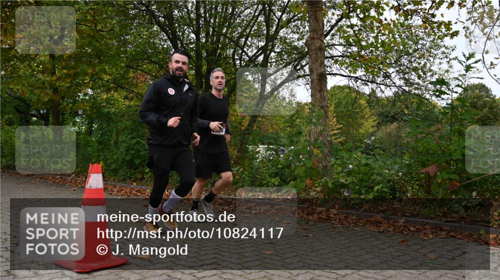 11.10.2026 - Bramfelder Halbmarathon 2026 J. Mangold http://msf.ph/oto/10824117 11.10.2026 10:40:31 Laufen 534, 649 meine-sportfotos.de