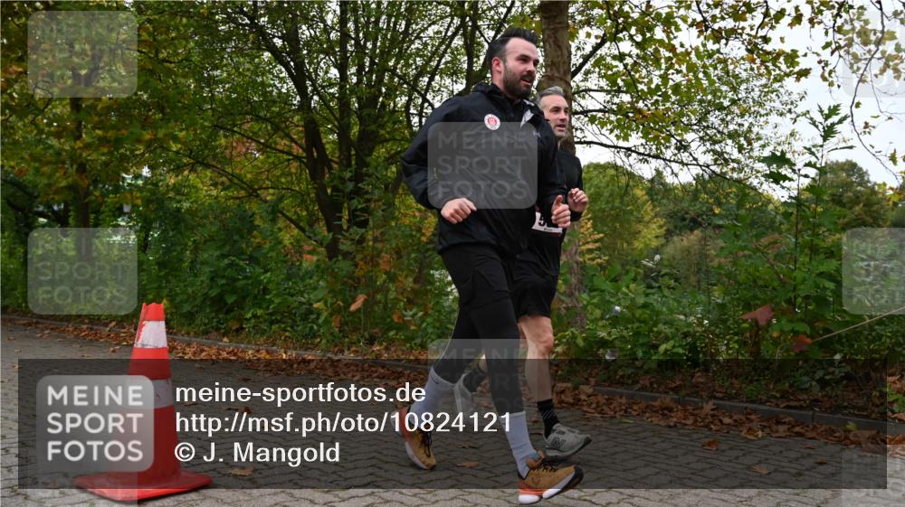 11.10.2026 - Bramfelder Halbmarathon 2026 J. Mangold http://msf.ph/oto/10824121 11.10.2026 10:40:32 Laufen 534, 649 meine-sportfotos.de