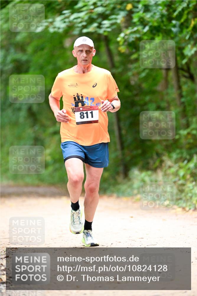 11.10.2026 - Bramfelder Halbmarathon 2026 Dr. Thomas Lammeyer http://msf.ph/oto/10824128 11.10.2026 10:41:24 Laufen 25, 811 meine-sportfotos.de