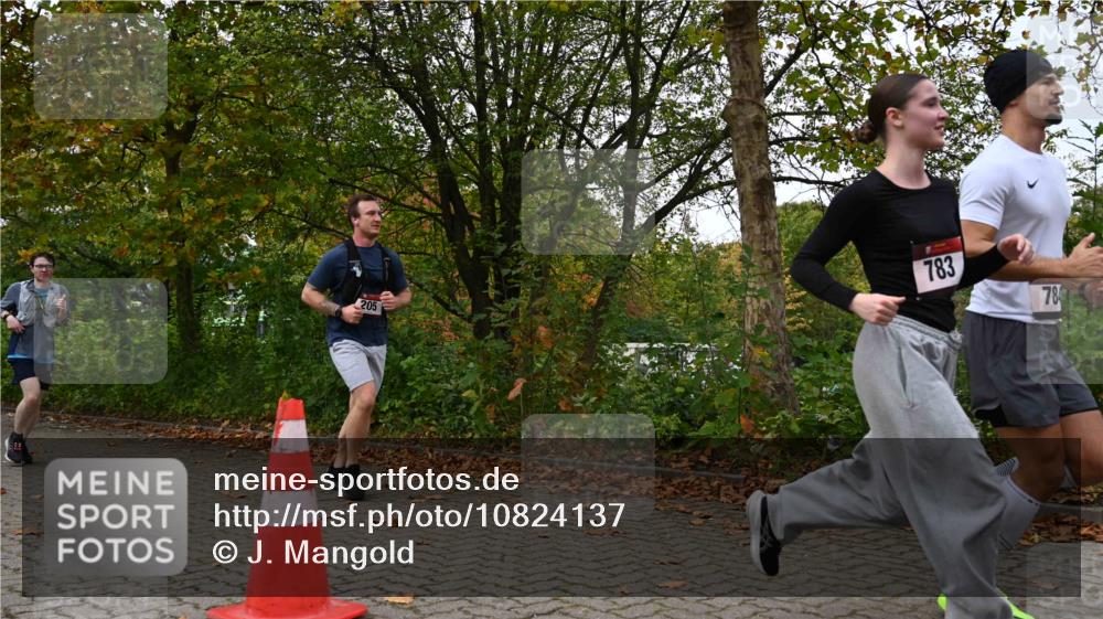 11.10.2026 - Bramfelder Halbmarathon 2026 J. Mangold http://msf.ph/oto/10824137 11.10.2026 10:40:56 Laufen 205, 293, 783, 784 meine-sportfotos.de