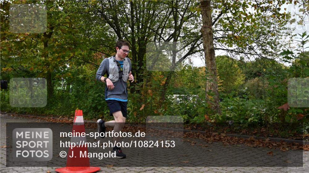 11.10.2026 - Bramfelder Halbmarathon 2026 J. Mangold http://msf.ph/oto/10824153 11.10.2026 10:40:58 Laufen 205, 293, 783, 784 meine-sportfotos.de