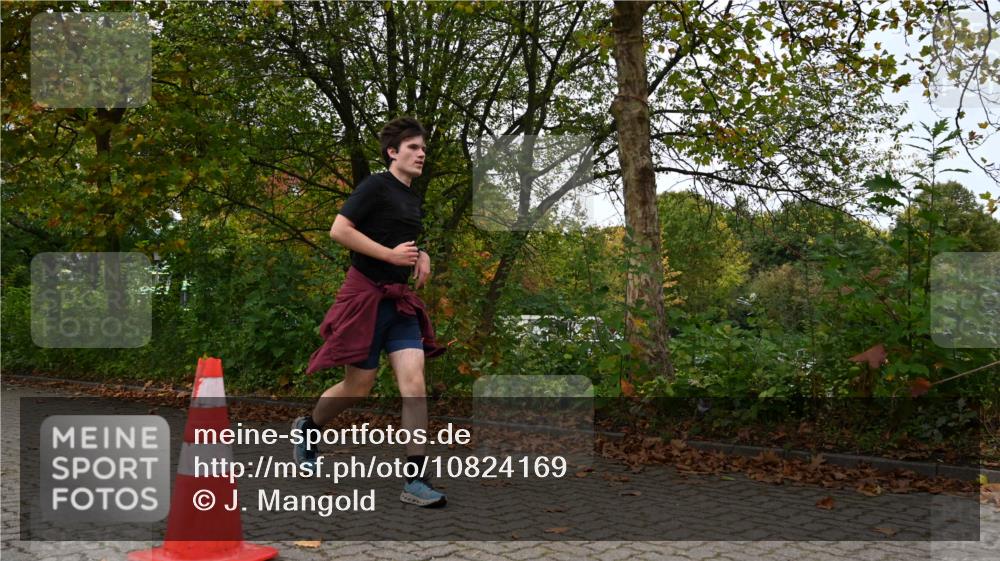 11.10.2026 - Bramfelder Halbmarathon 2026 J. Mangold http://msf.ph/oto/10824169 11.10.2026 10:41:03 Laufen 205, 293 meine-sportfotos.de