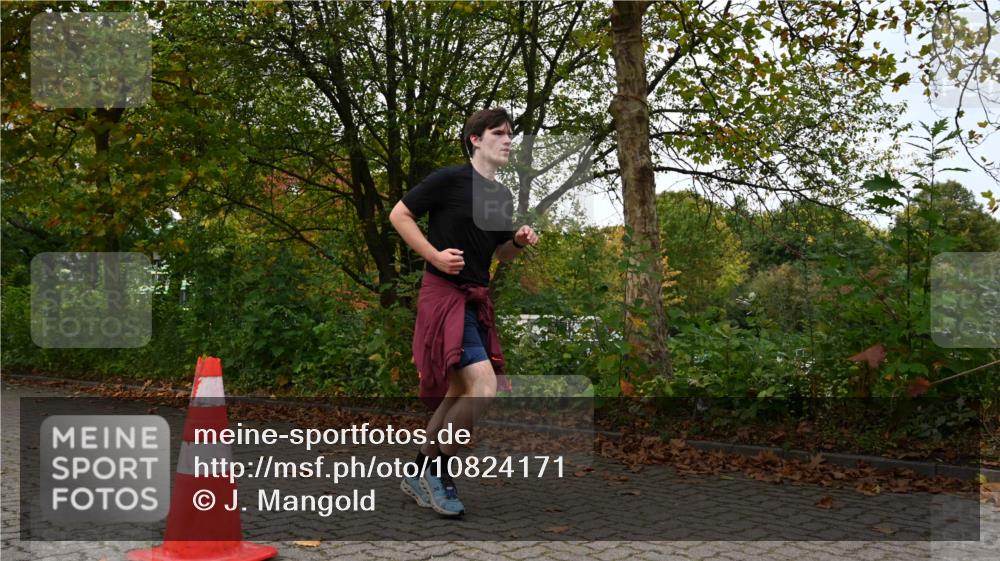 11.10.2026 - Bramfelder Halbmarathon 2026 J. Mangold http://msf.ph/oto/10824171 11.10.2026 10:41:03 Laufen 205, 293 meine-sportfotos.de