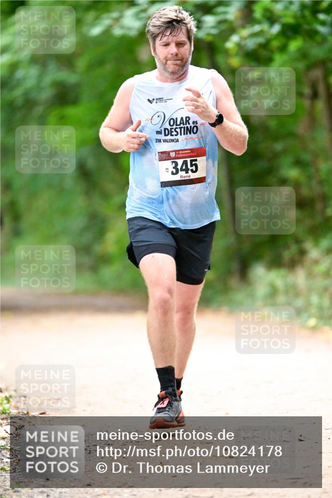 11.10.2026 - Bramfelder Halbmarathon 2026 Dr. Thomas Lammeyer http://msf.ph/oto/10824178 11.10.2026 10:41:32 Laufen 21, 35, 345 meine-sportfotos.de