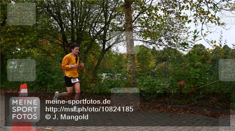 11.10.2026 - Bramfelder Halbmarathon 2026 J. Mangold http://msf.ph/oto/10824185 11.10.2026 10:41:16 Laufen 361, 382, 465 meine-sportfotos.de