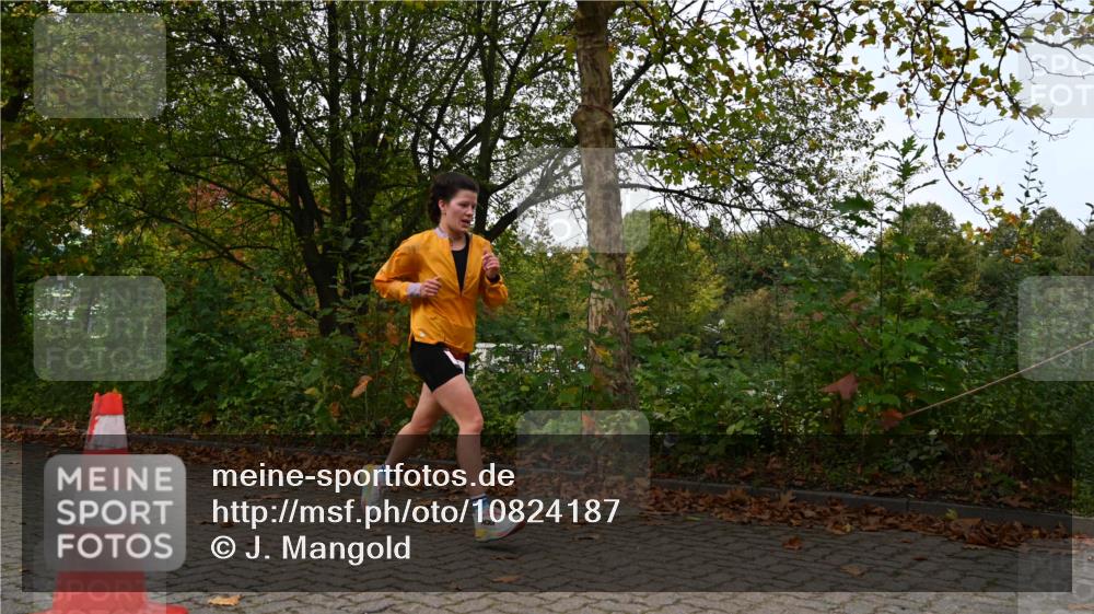 11.10.2026 - Bramfelder Halbmarathon 2026 J. Mangold http://msf.ph/oto/10824187 11.10.2026 10:41:16 Laufen 361, 382, 465 meine-sportfotos.de