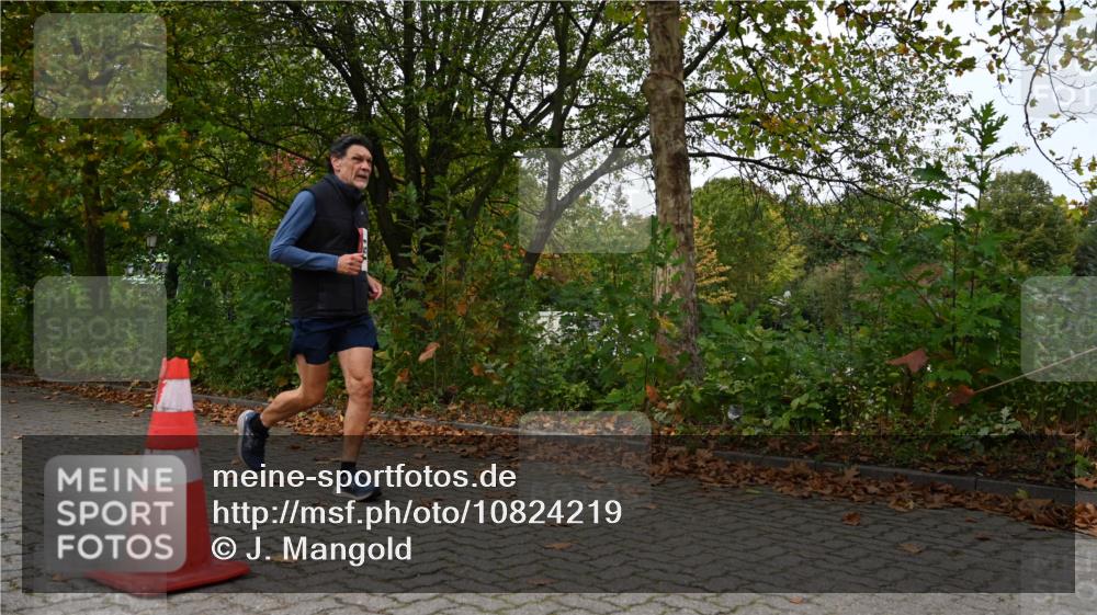 11.10.2026 - Bramfelder Halbmarathon 2026 J. Mangold http://msf.ph/oto/10824219 11.10.2026 10:41:59 Laufen 151, 585, 635 meine-sportfotos.de