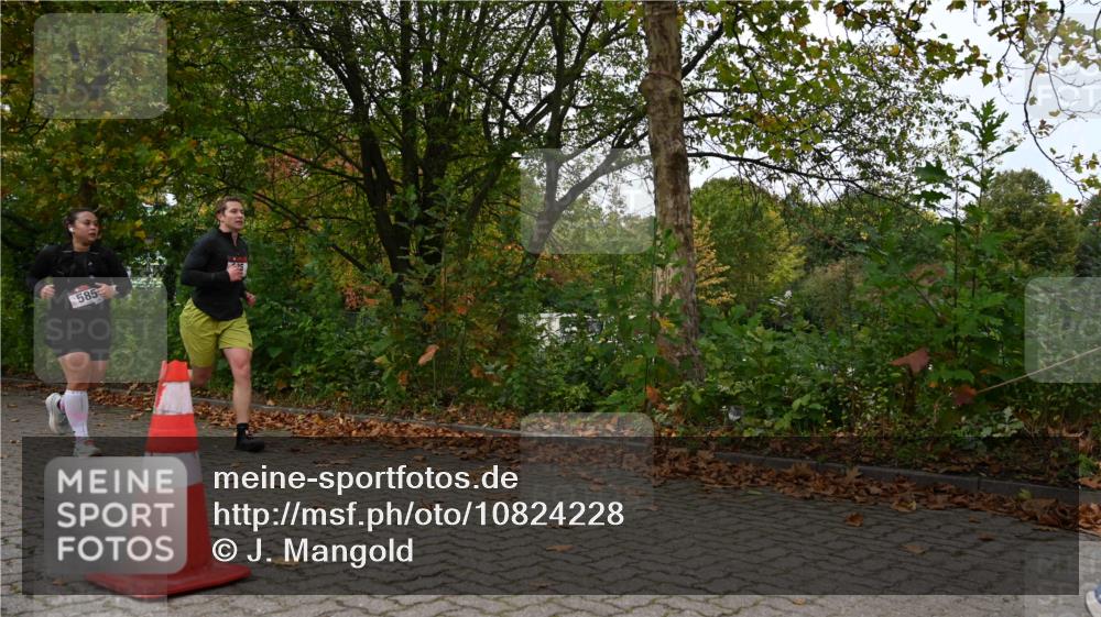 11.10.2026 - Bramfelder Halbmarathon 2026 J. Mangold http://msf.ph/oto/10824228 11.10.2026 10:42:01 Laufen 151, 585, 635 meine-sportfotos.de