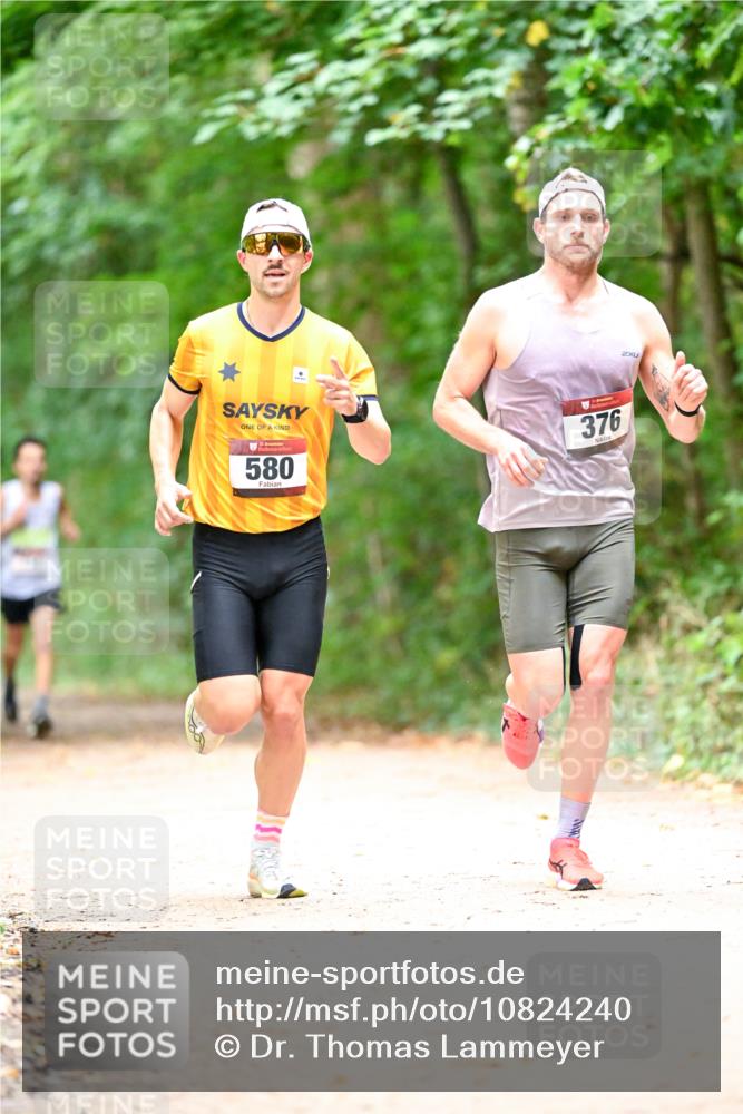 11.10.2026 - Bramfelder Halbmarathon 2026 Dr. Thomas Lammeyer http://msf.ph/oto/10824240 11.10.2026 10:41:48 Laufen 580, 376 meine-sportfotos.de