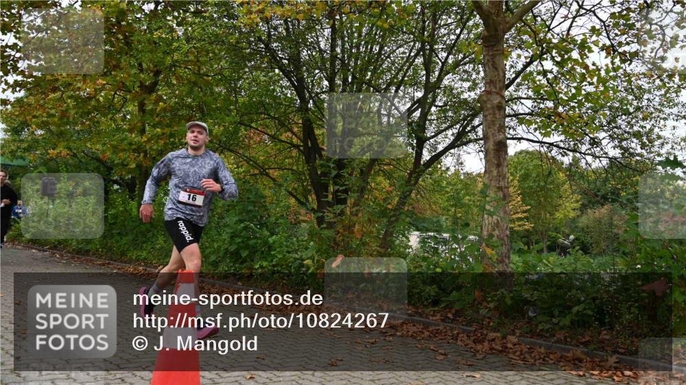 11.10.2026 - Bramfelder Halbmarathon 2026 J. Mangold http://msf.ph/oto/10824267 11.10.2026 10:42:43 Laufen 16, 357 meine-sportfotos.de