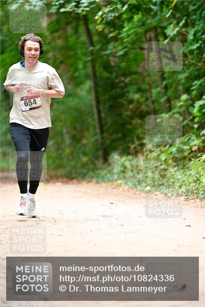 11.10.2026 - Bramfelder Halbmarathon 2026 Dr. Thomas Lammeyer http://msf.ph/oto/10824336 11.10.2026 10:42:19 Laufen 31, 654 meine-sportfotos.de