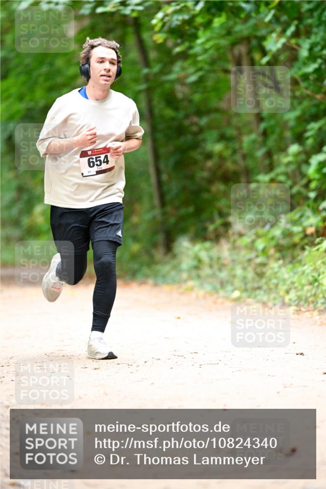 11.10.2026 - Bramfelder Halbmarathon 2026 Dr. Thomas Lammeyer http://msf.ph/oto/10824340 11.10.2026 10:42:20 Laufen 31, 654 meine-sportfotos.de